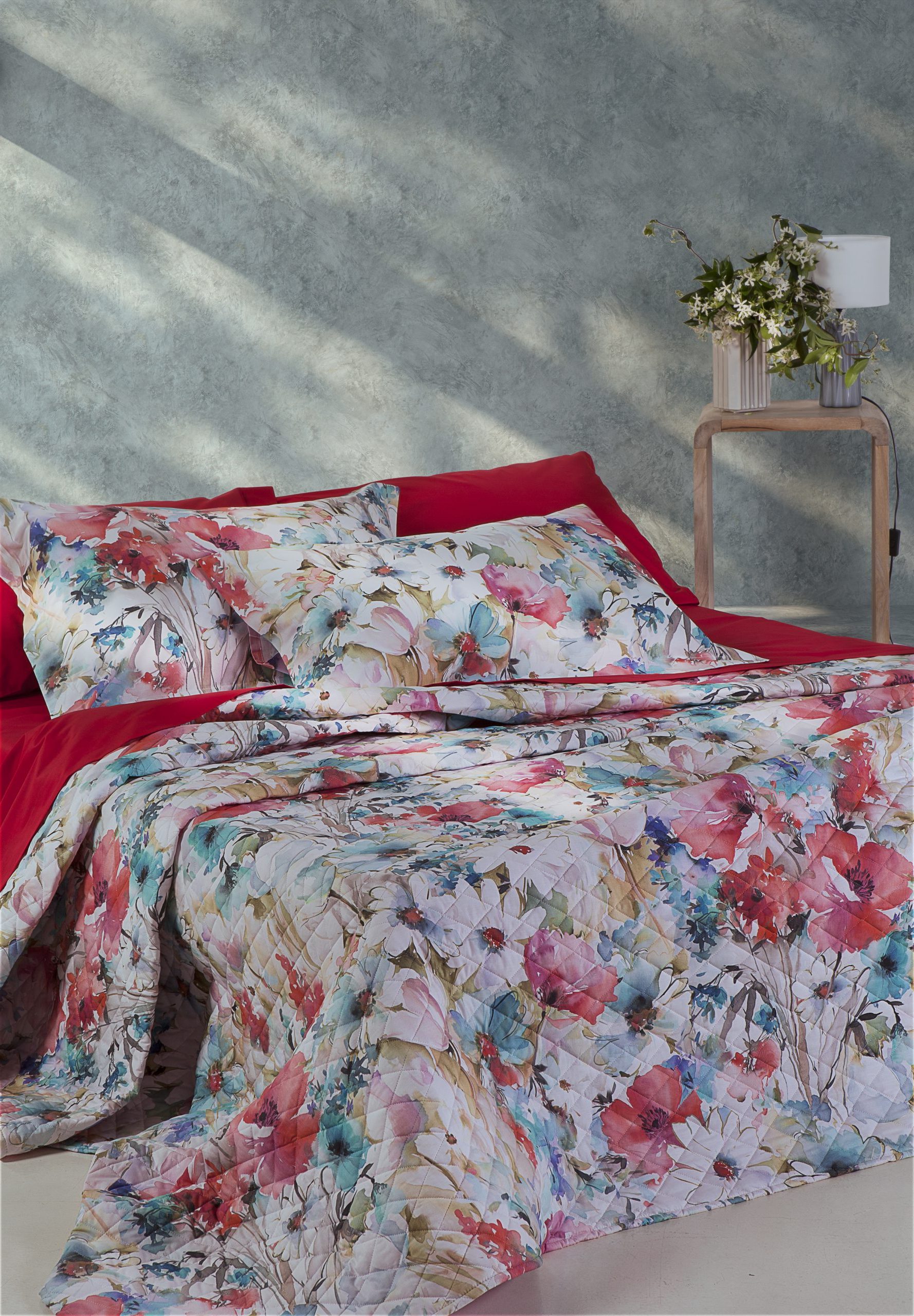 ACQUARELLO DI FIORI QUILT R80 completo letto